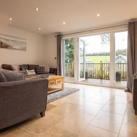 Luxurious 4 Bedroom New England Style - Trewhiddle 24 Holiday home St Austell