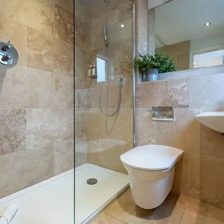 Luxurious 4 Bedroom New England Style - Trewhiddle 24 Holiday home *